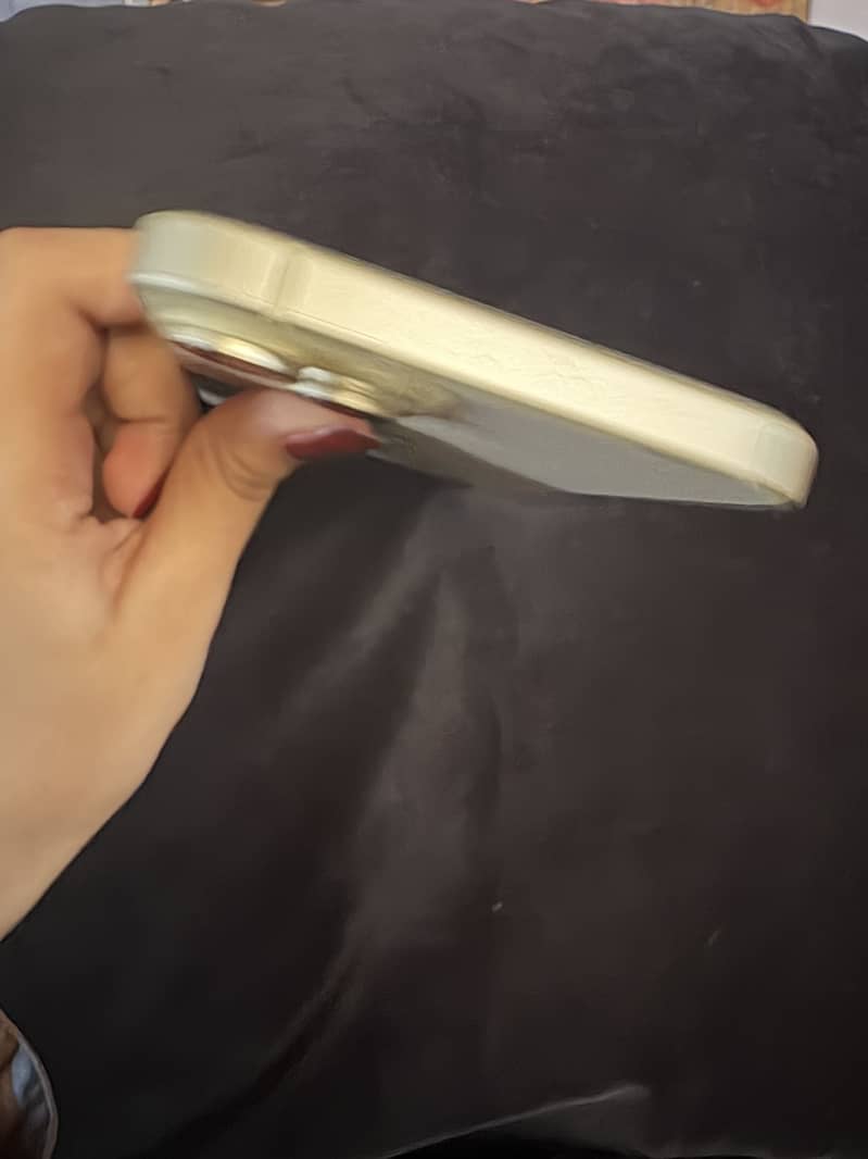 Apple iPhone 15 plus 6