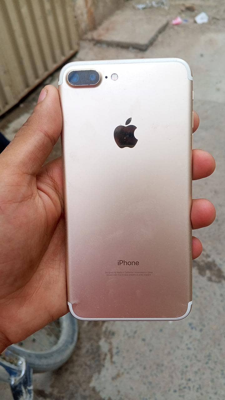 Apple iPhone 7 Plus 1