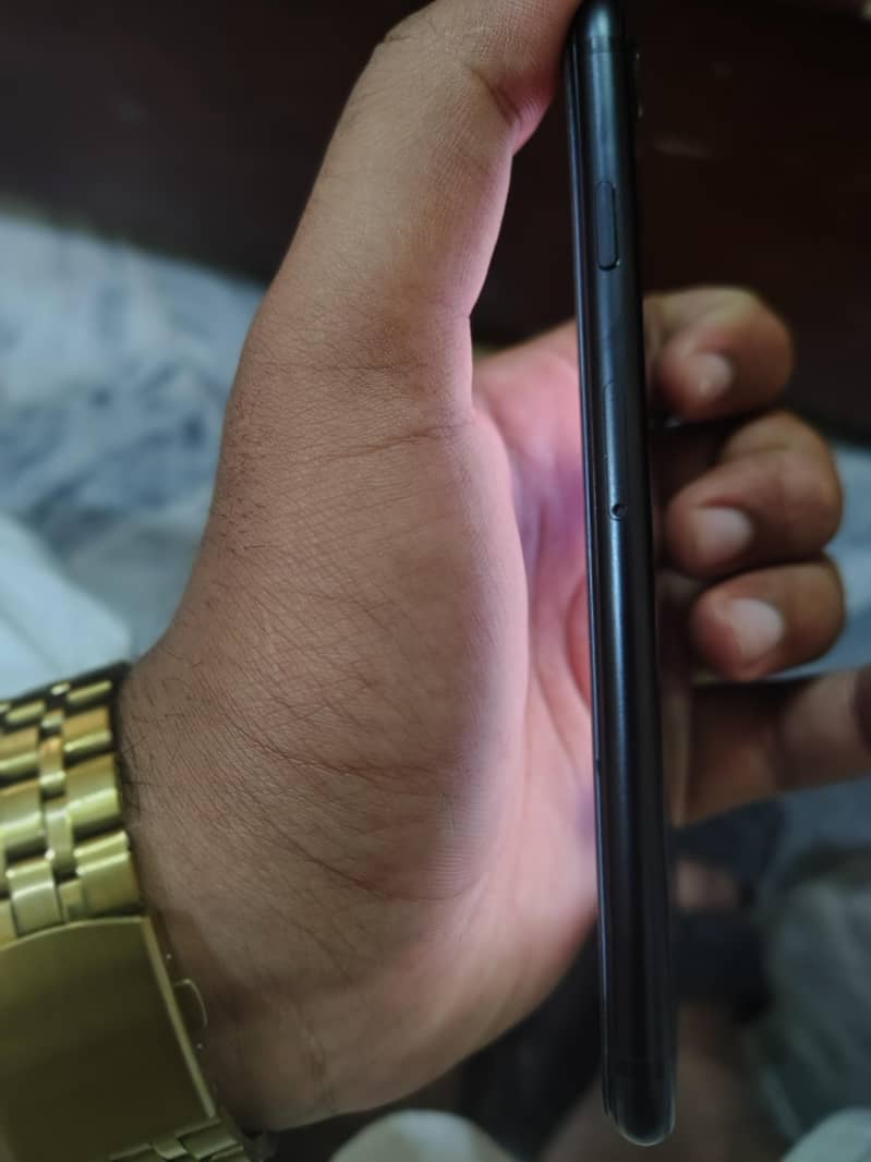 Apple iPhone 7 2
