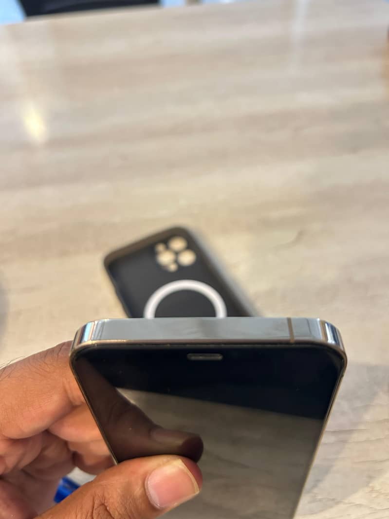 Apple iPhone 12 Pro 3