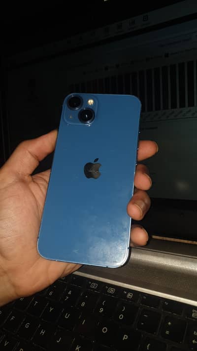 Apple iPhone 13