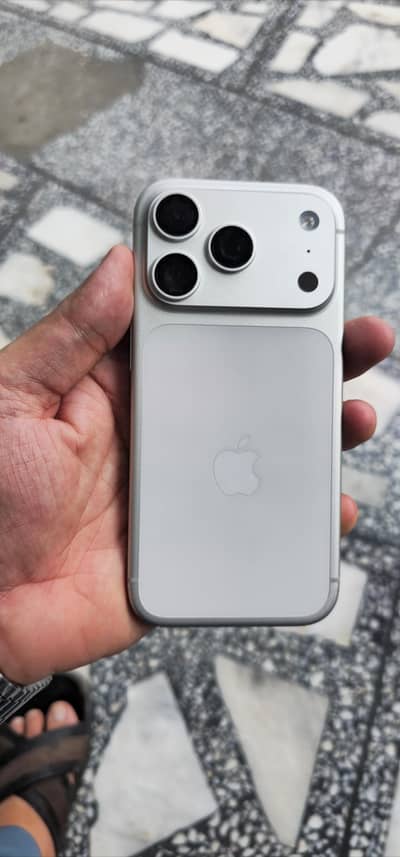 iphone 17pro 256gb bypass brand new condition only set