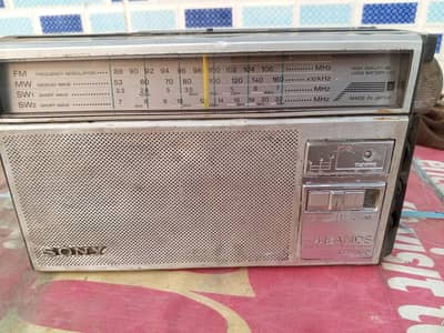 Radio Sony 4 bands