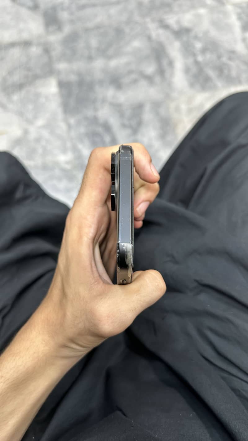 Apple iPhone 15 plus 0