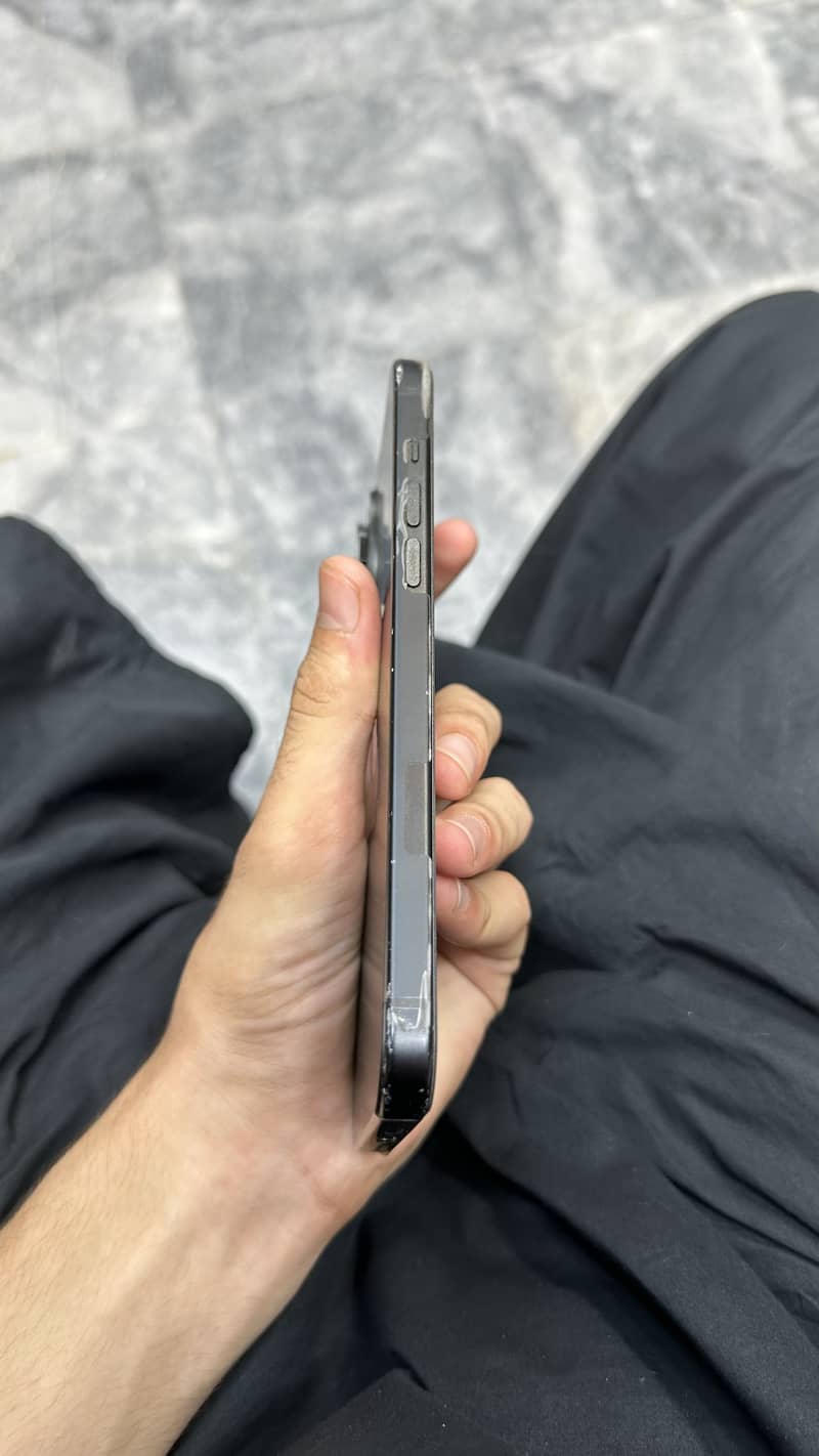 Apple iPhone 15 plus 4