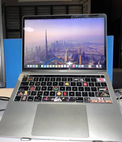 MacBook Pro 2020 with original magic mouse ( i7 + 32gb + 512gb)