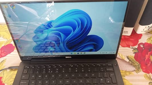 Dell xps139350 core i5 7th gen 8 Gb ram touch screen window 11 pro