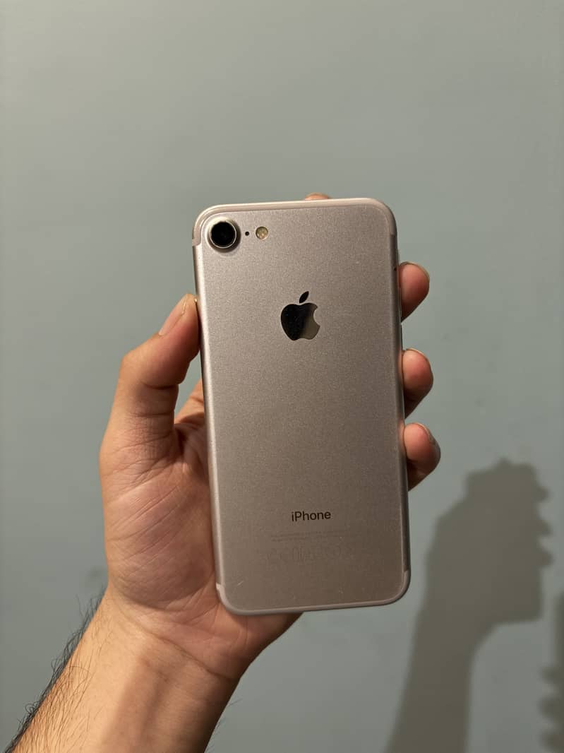Apple iPhone 7 0