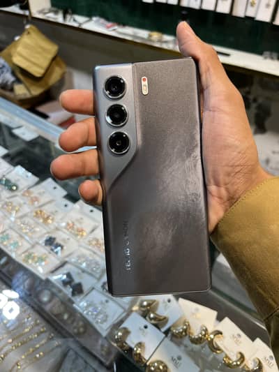 Tecno CAMON 40 Pro