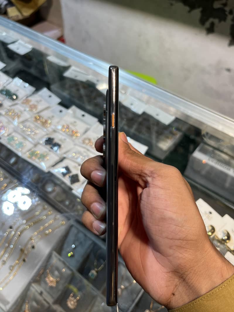Tecno CAMON 40 Pro 1