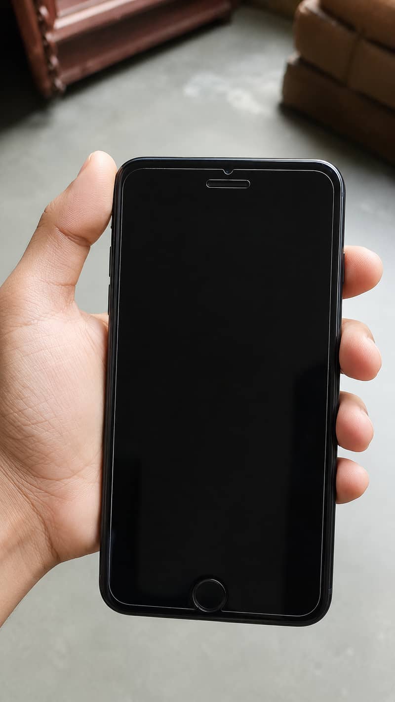 Apple iPhone 7 Plus 0
