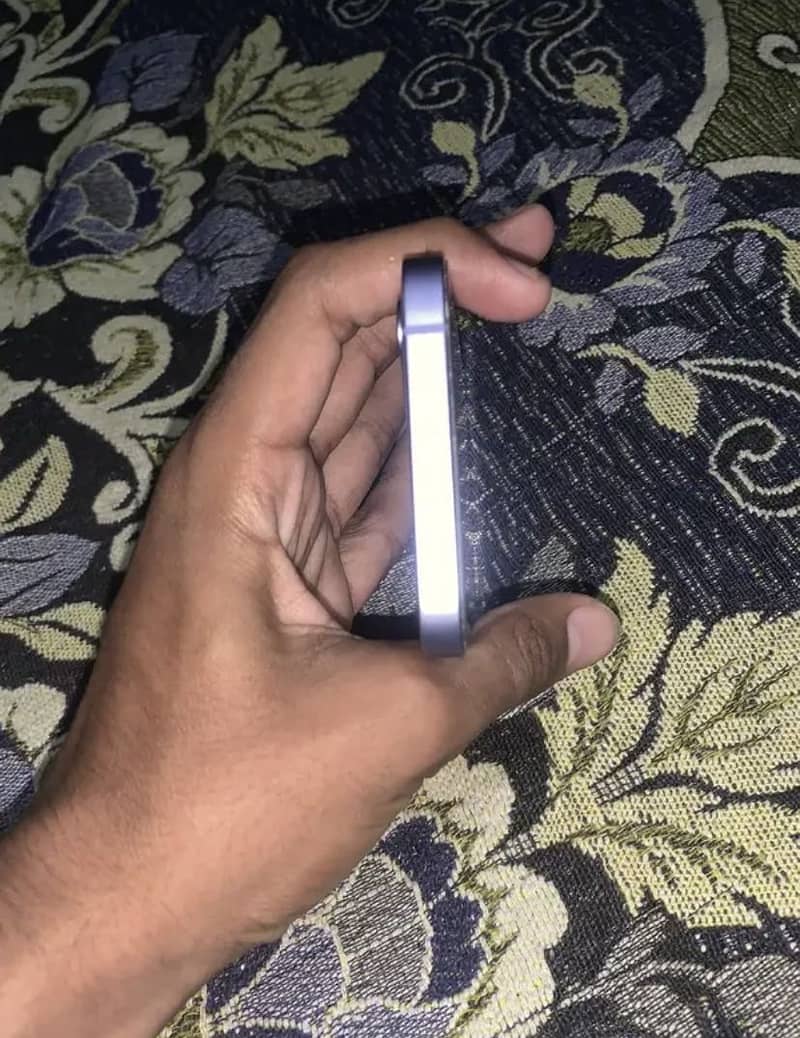 Apple iPhone 12 3