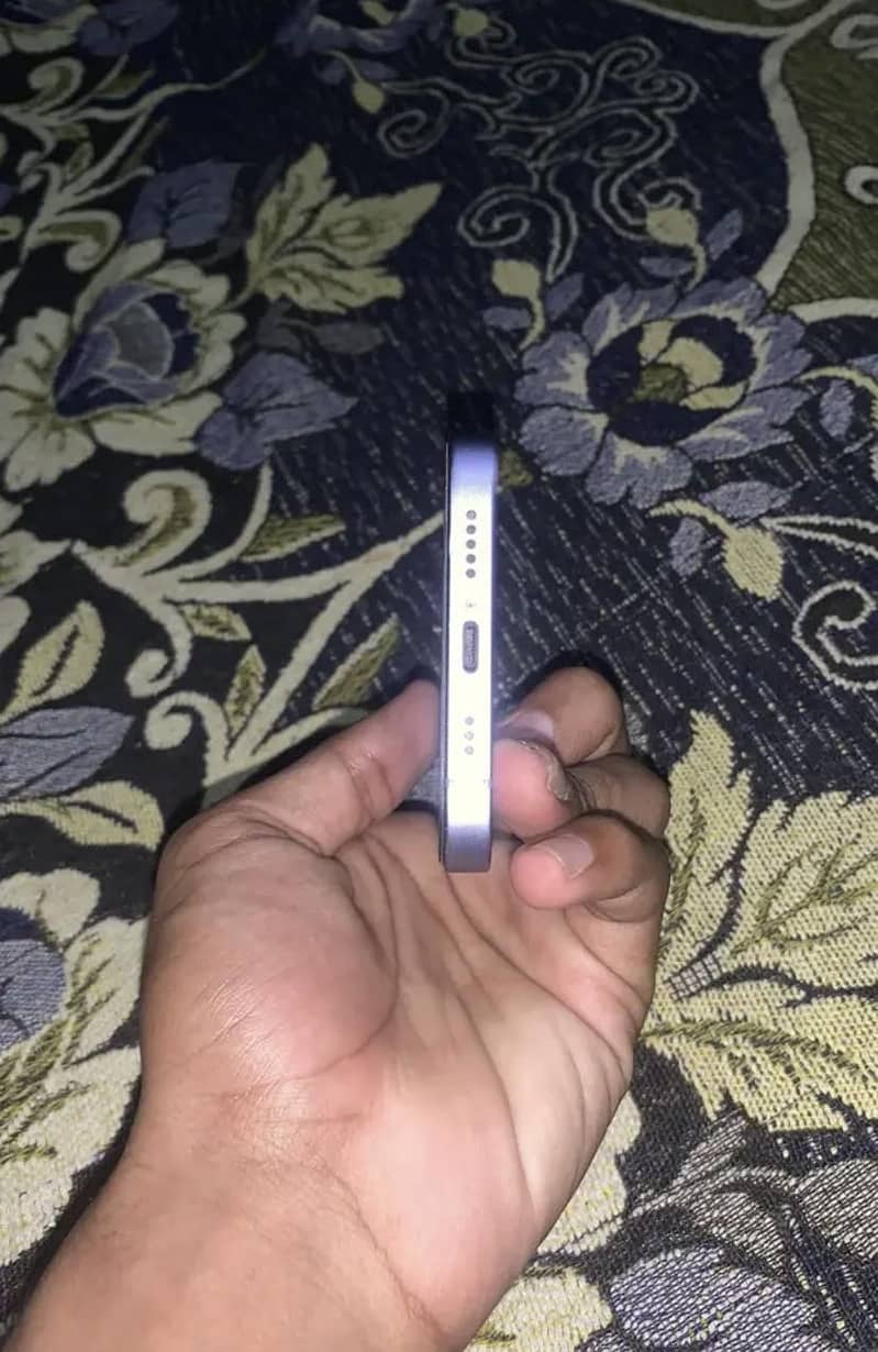 Apple iPhone 12 11