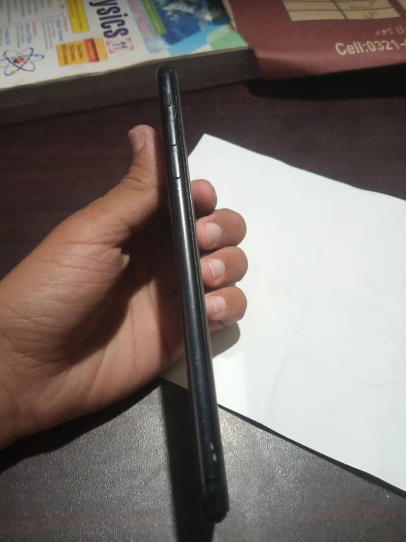 Apple iPhone 7 Plus 1