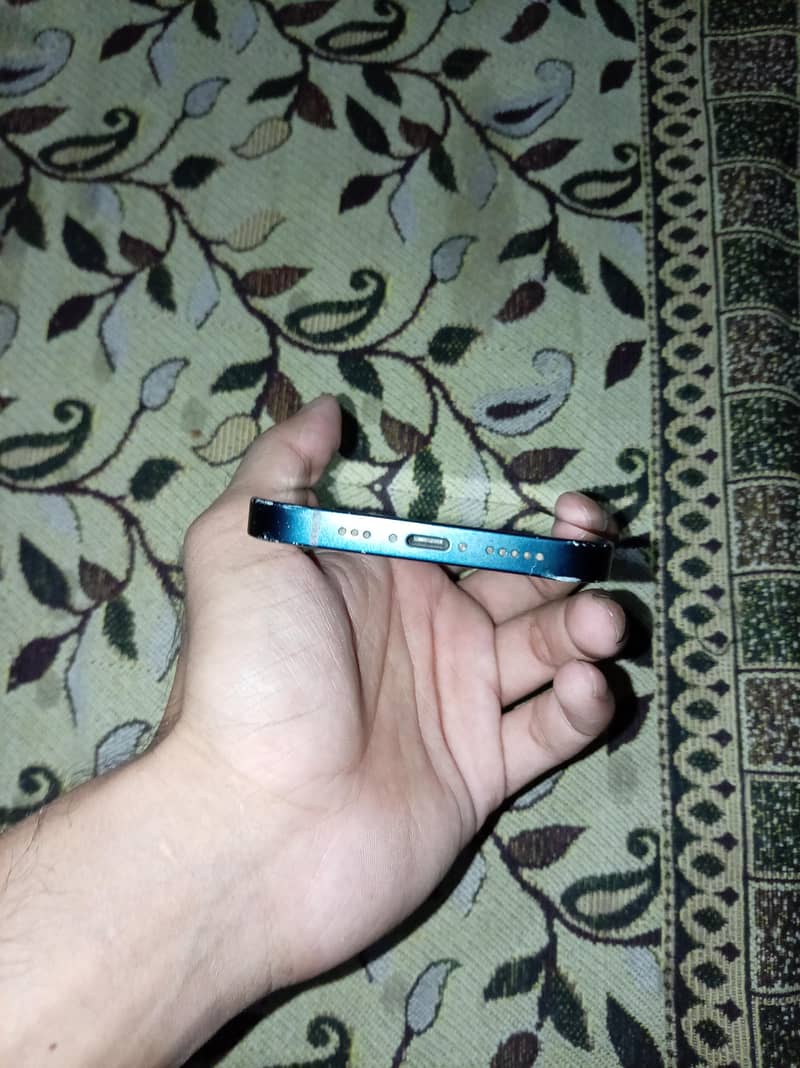 Apple iPhone 13 3