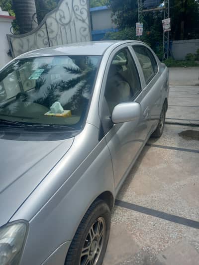Toyota Platz 2004