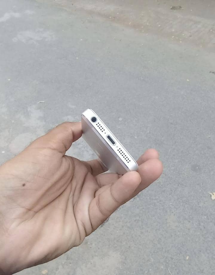 Apple iPhone 5 6