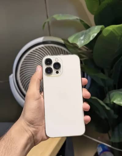 PRICE 2lakh85hazar i   phone 13 pro max 10 %10 condation offical pta