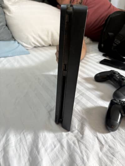 Brand new ps4 with 5 games