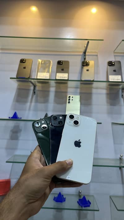 Apple iPhone 13