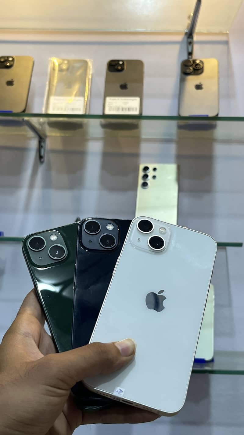 Apple iPhone 13 2