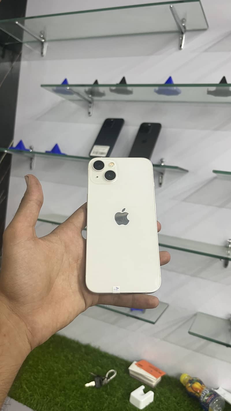 Apple iPhone 13 3