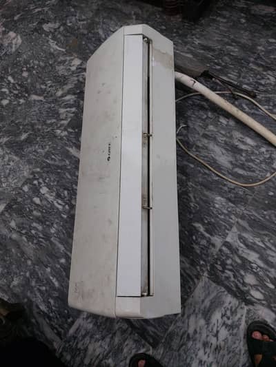 Gree wifi inverter for sale in good condition