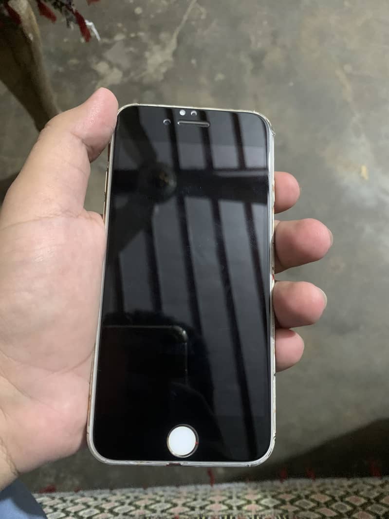 Apple iPhone 7 2