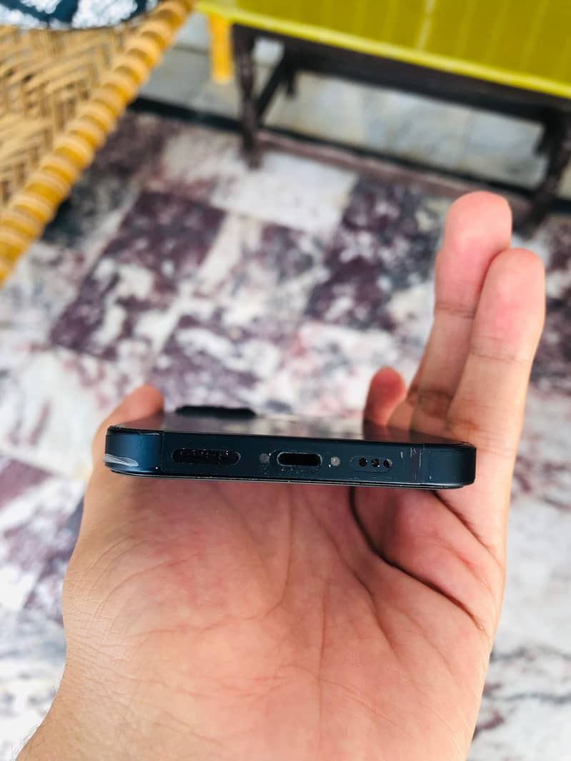 Apple iPhone 13 3
