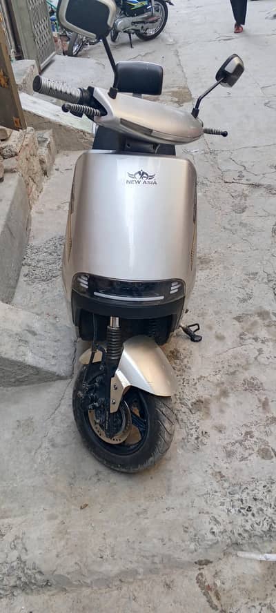 New asia G7 electric scooty