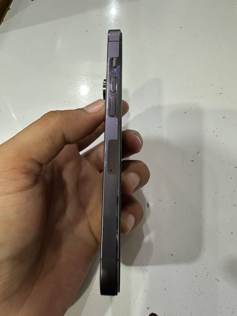 Apple iPhone 14 Pro 1