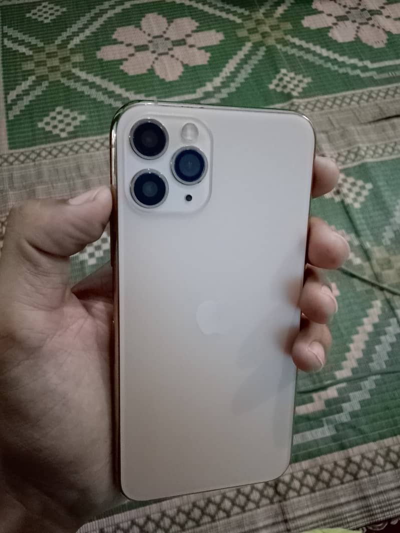 Apple iPhone 11 Pro 1