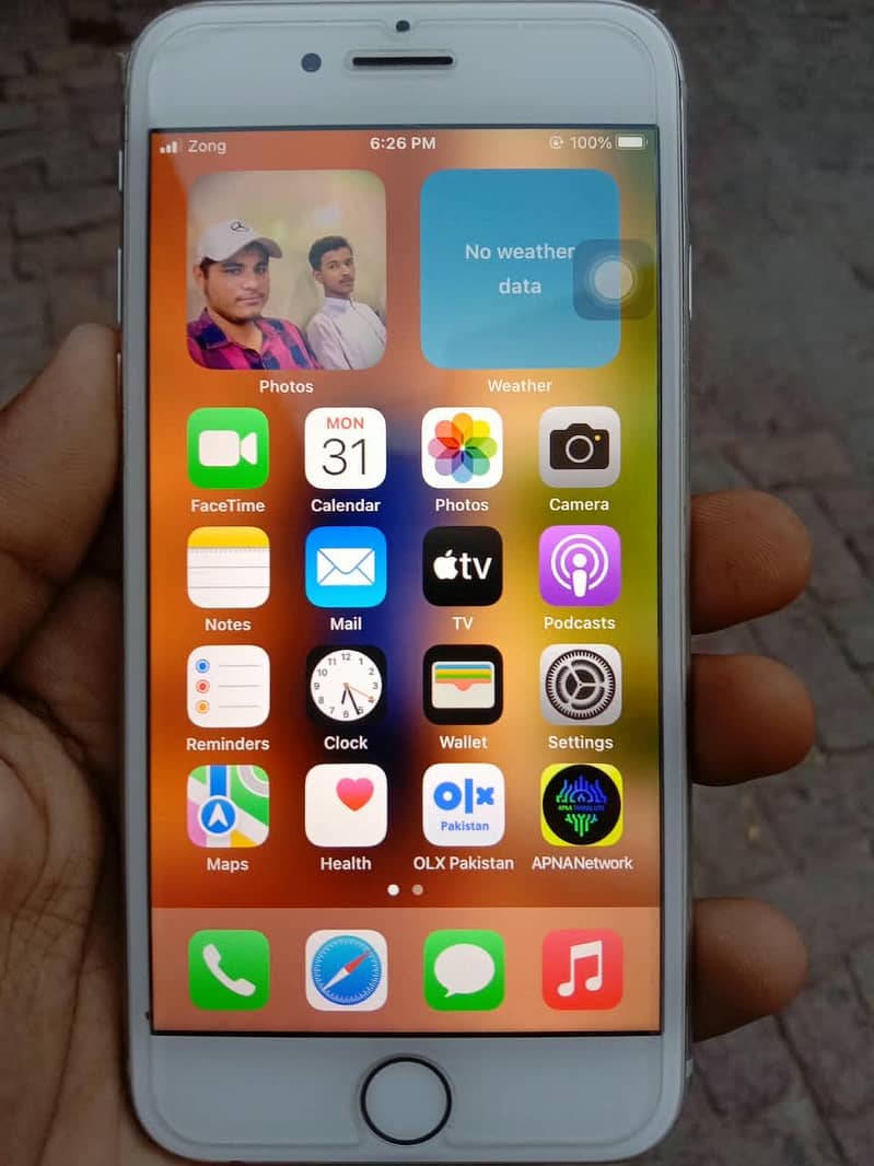 Apple iPhone 8 1