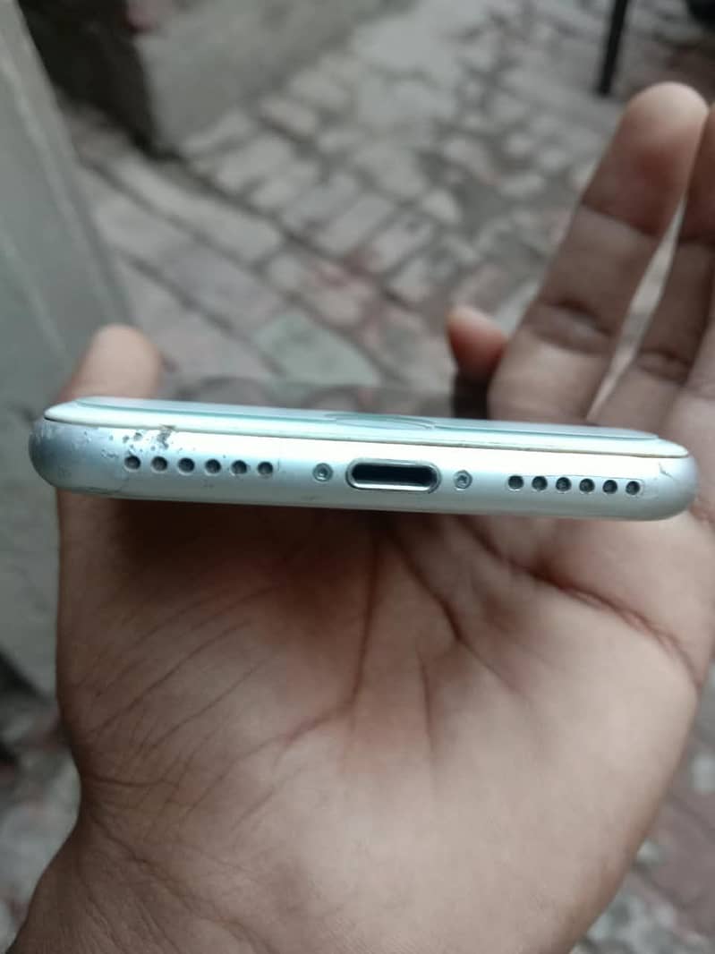 Apple iPhone 8 5