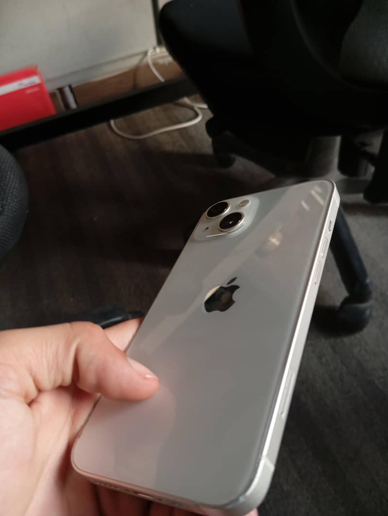 Apple iPhone 13 2