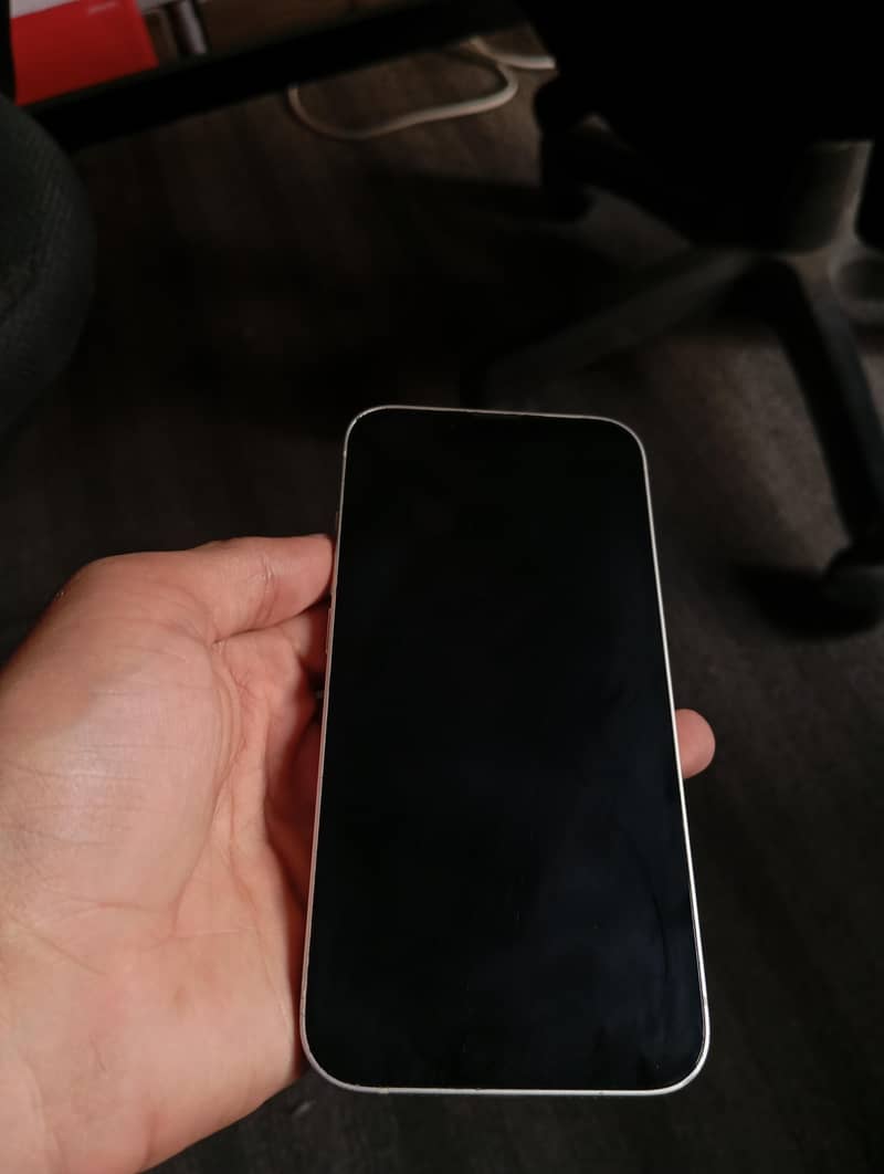 Apple iPhone 13 6