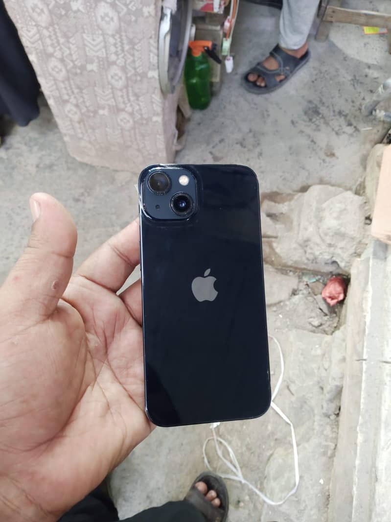 Apple iPhone 13 4