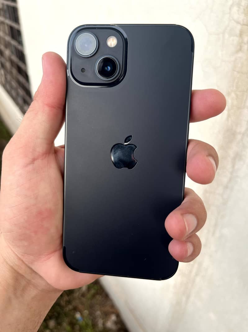 Apple iPhone 13 0
