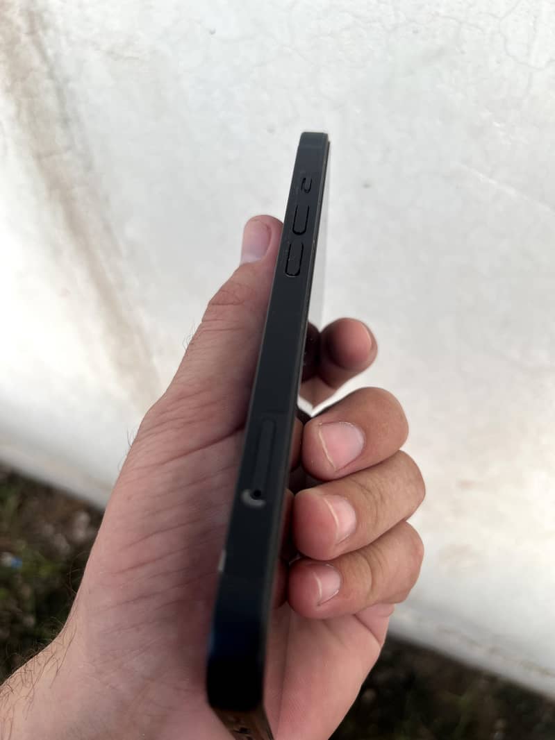 Apple iPhone 13 3