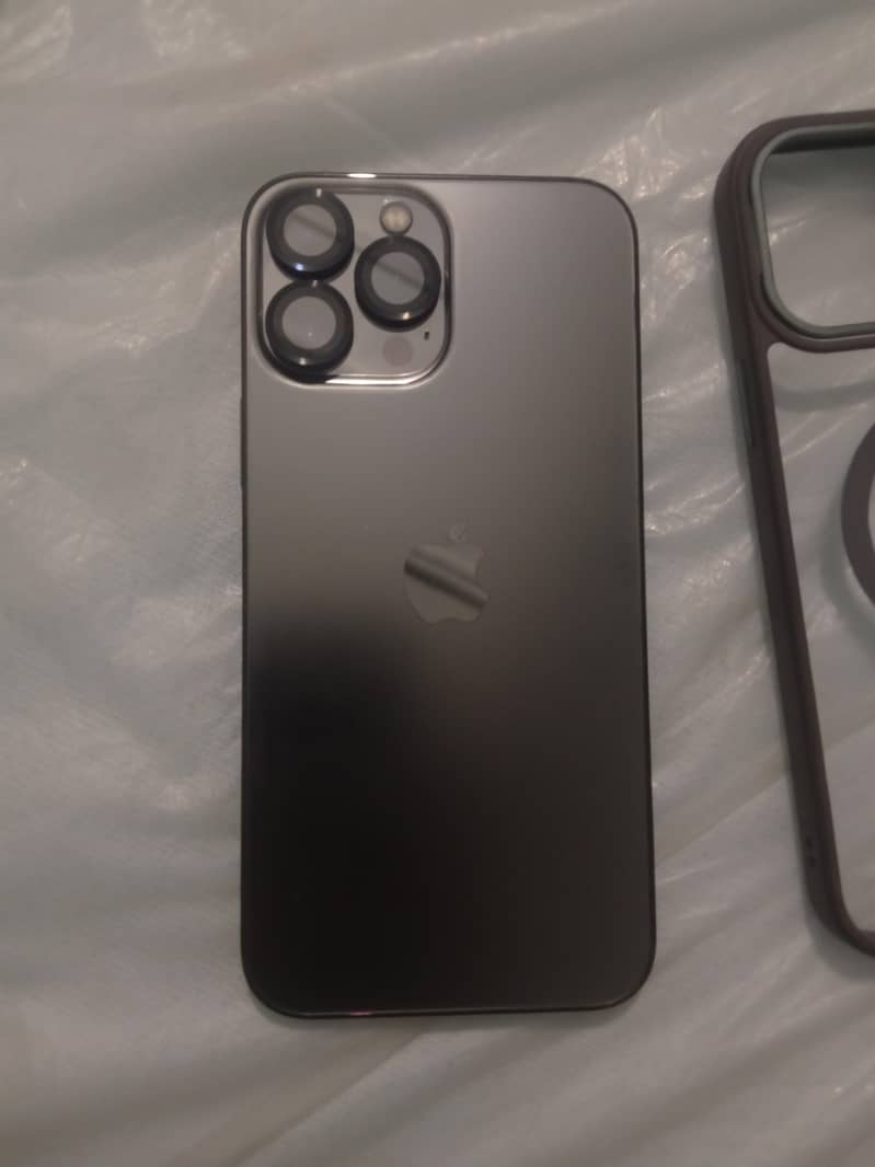 Apple iPhone 13 Pro Max 0