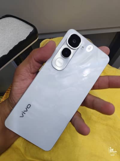 Vivo Y400 8/256 5 Months Warranty