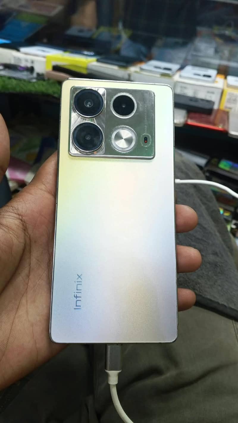 Infinix Note 40 0