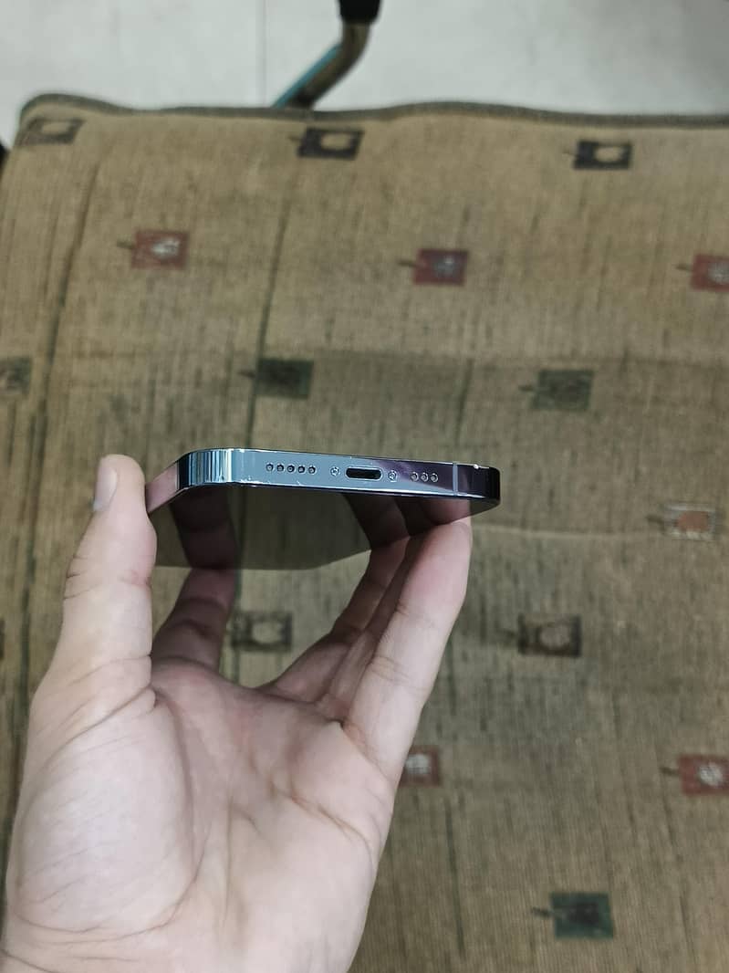 Apple iPhone 13 Pro 1