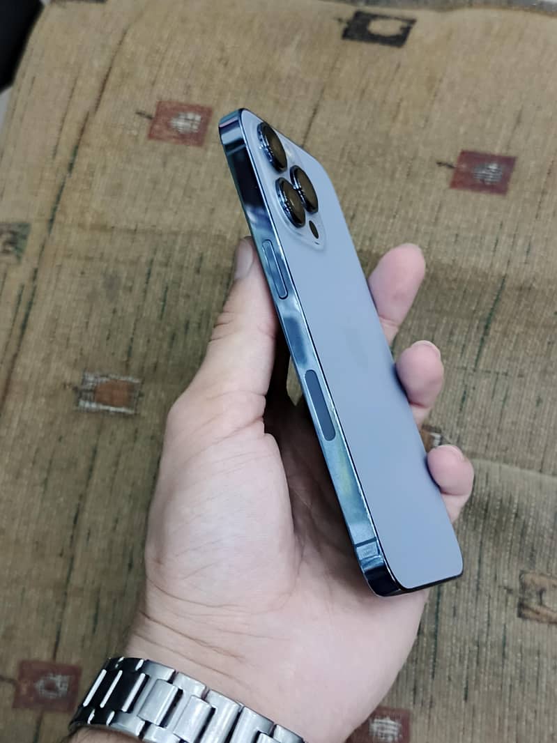 Apple iPhone 13 Pro 4
