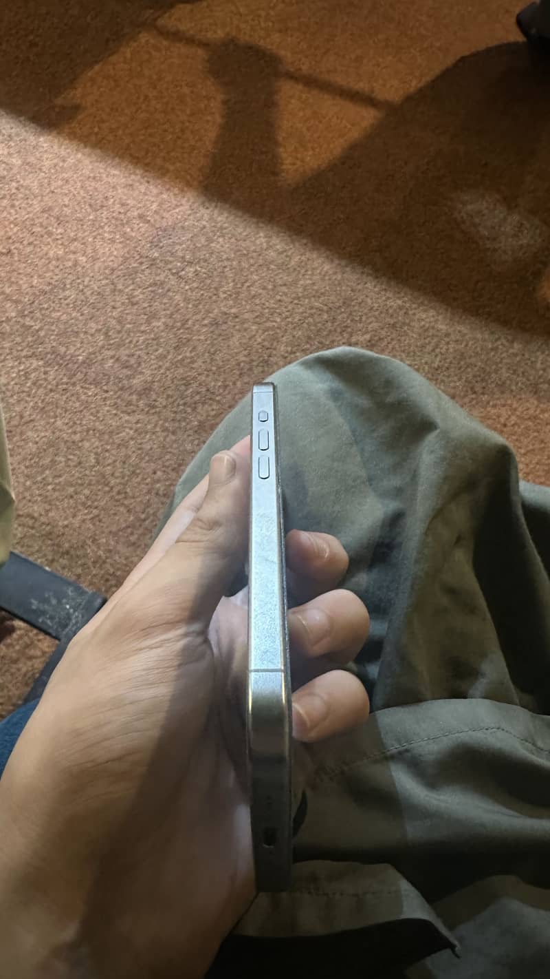 Apple iPhone 15 Pro 1