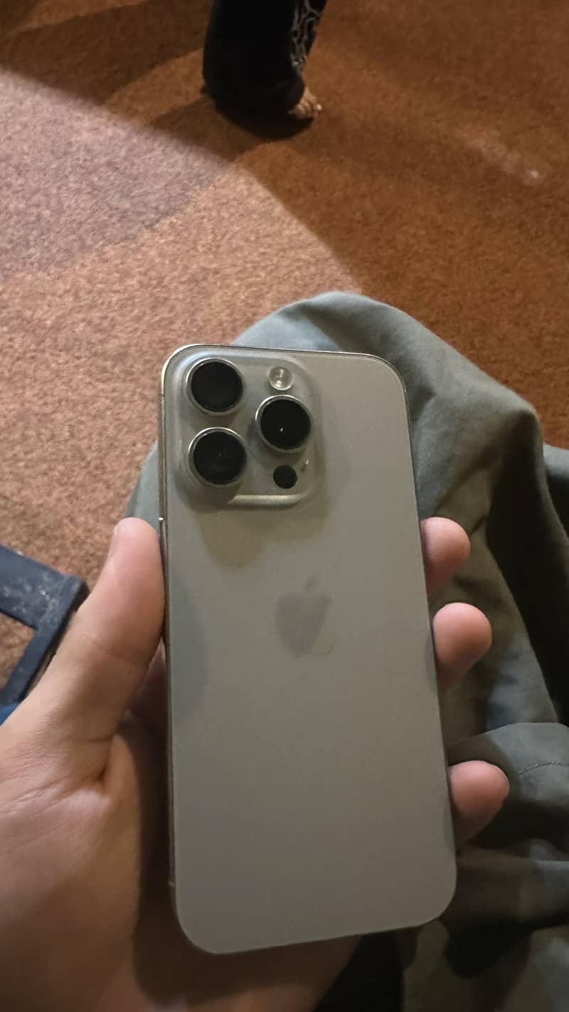 Apple iPhone 15 Pro 2