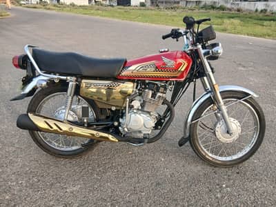 Honda CG 125s Gold Special Edition Model 2015 Km 5700 Total Genuine