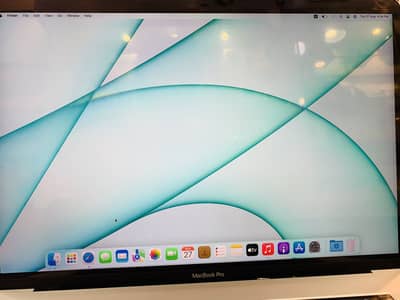 Macbook pro 2016 Late i7  15" 16/256 NVME touchbar