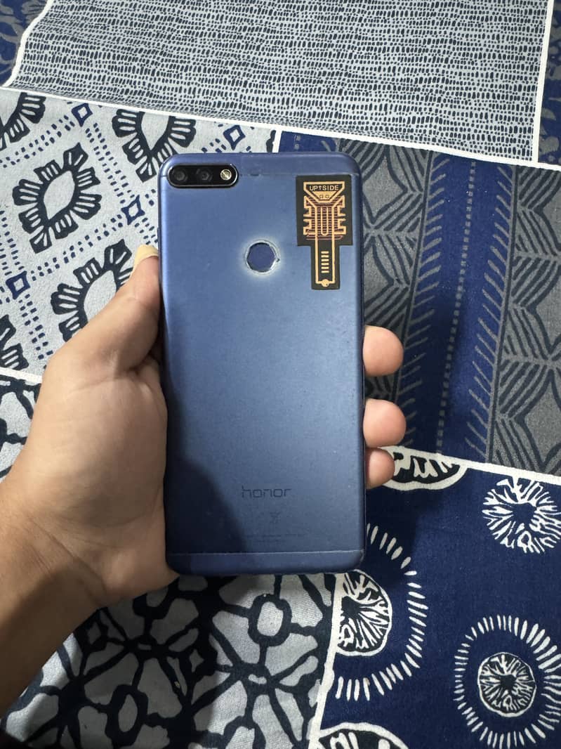 Honor 7C 1