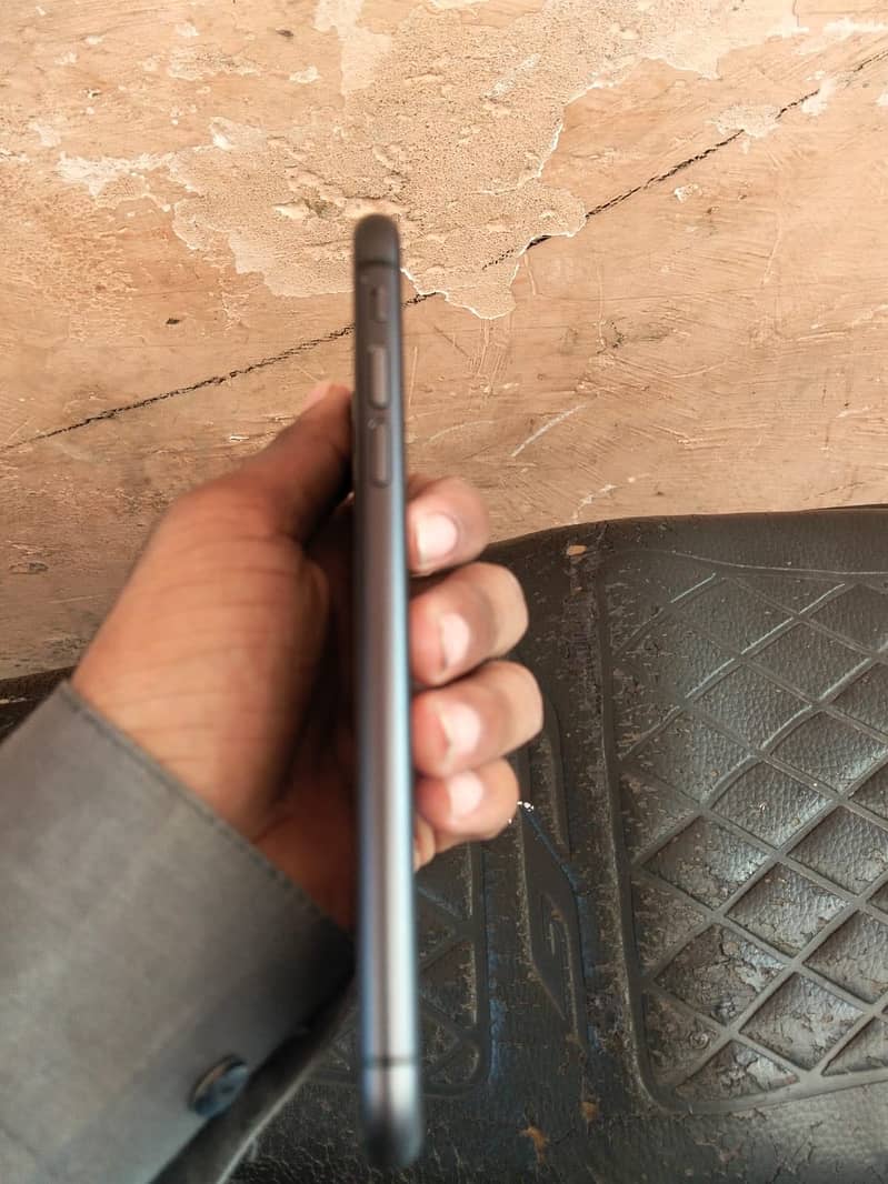 Apple iPhone 11 5